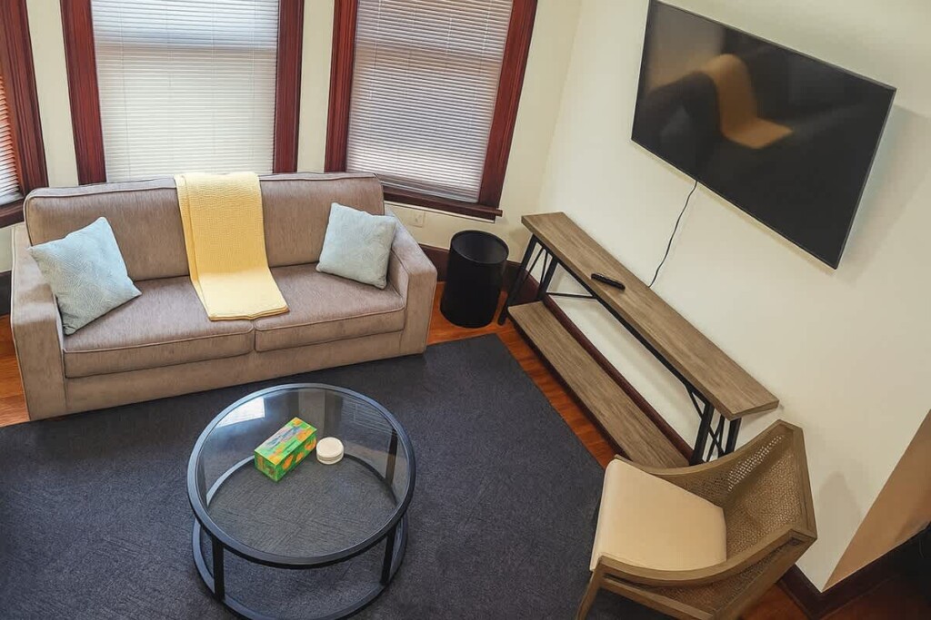 70319308 e2ea 44 NglVE.jpg