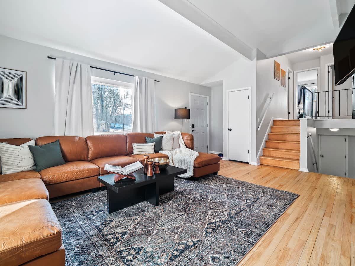 7427e406 dd7d 4f GcrmM.jpg