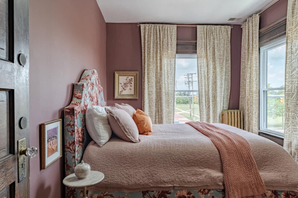 77723574 ad6f 4f AA54M.jpg