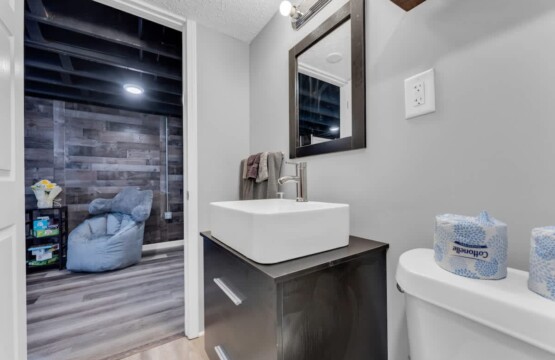 7ad90084 7146 4a 9szRa.jpg