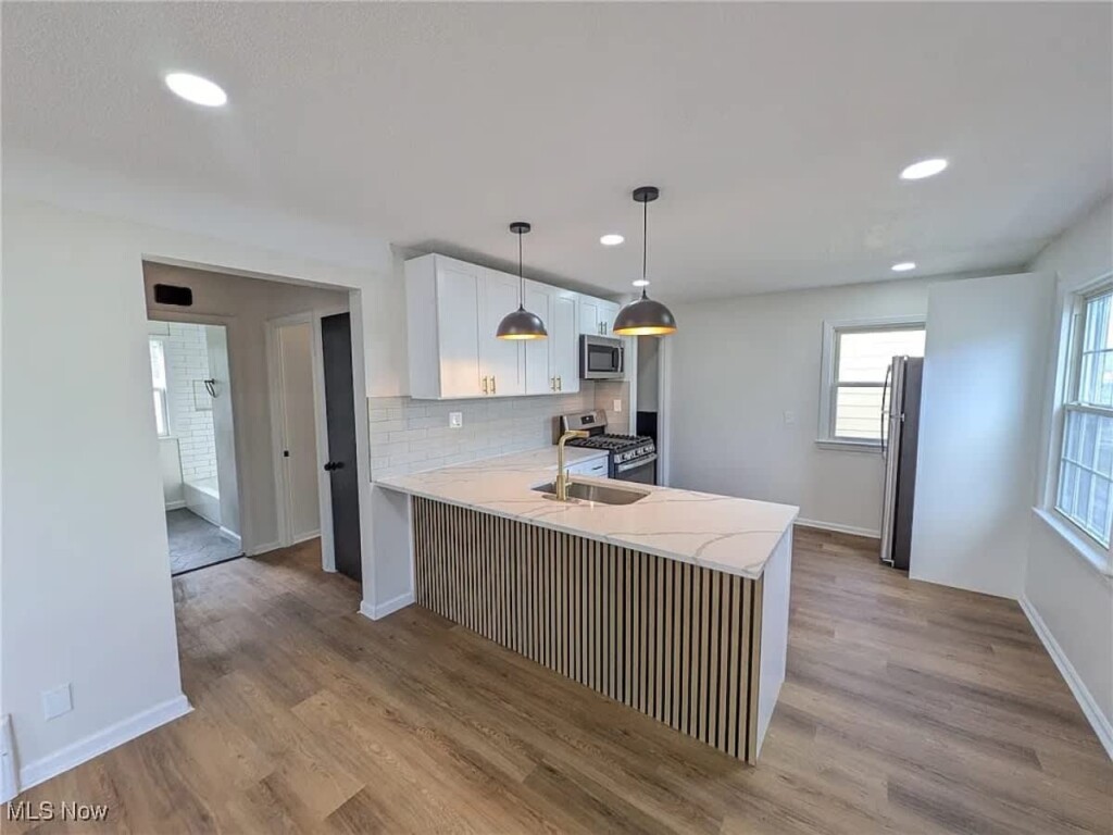 7adb69bc 97f7 42 eI Md.jpg