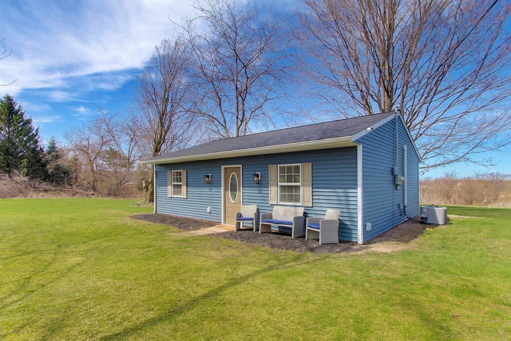 7d28d900 5f1f 45 daAZI.jpg