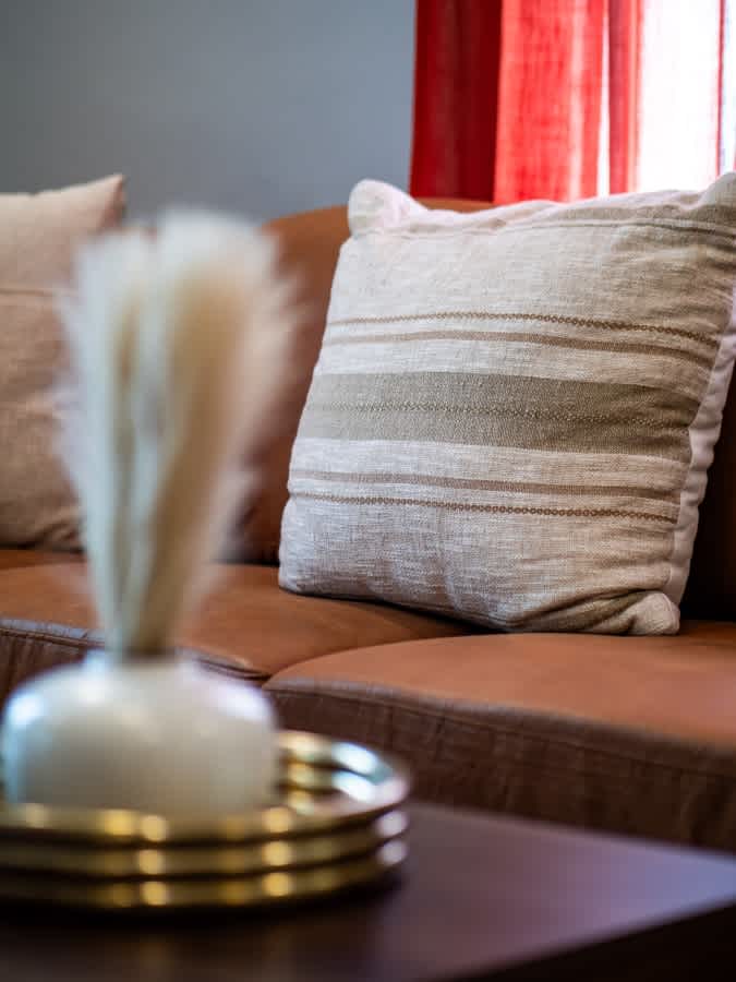 7f5459d2 684d 46 4Acou.jpg