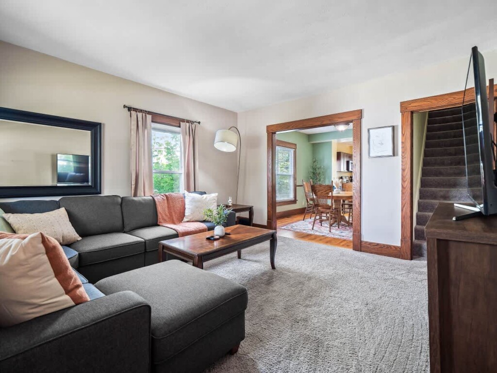 82c92eda a1a4 4a 3cbyU.jpg