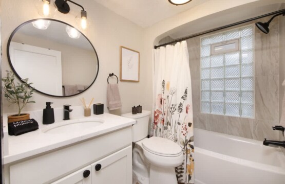 84885305 7f57 46 hUT v.jpg