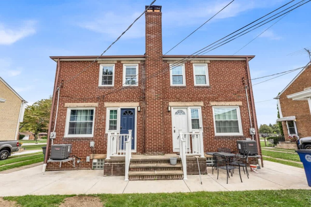 8b813eb3 1e8f 4c PPQ6j.jpg