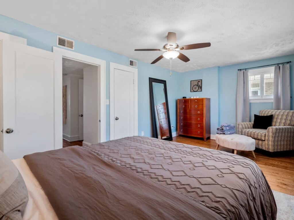 8c70a95e 8a38 4c.4WPL.jpg