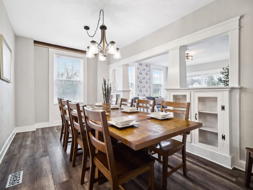 8d97ab25 bff6 4f qRlaw.jpg