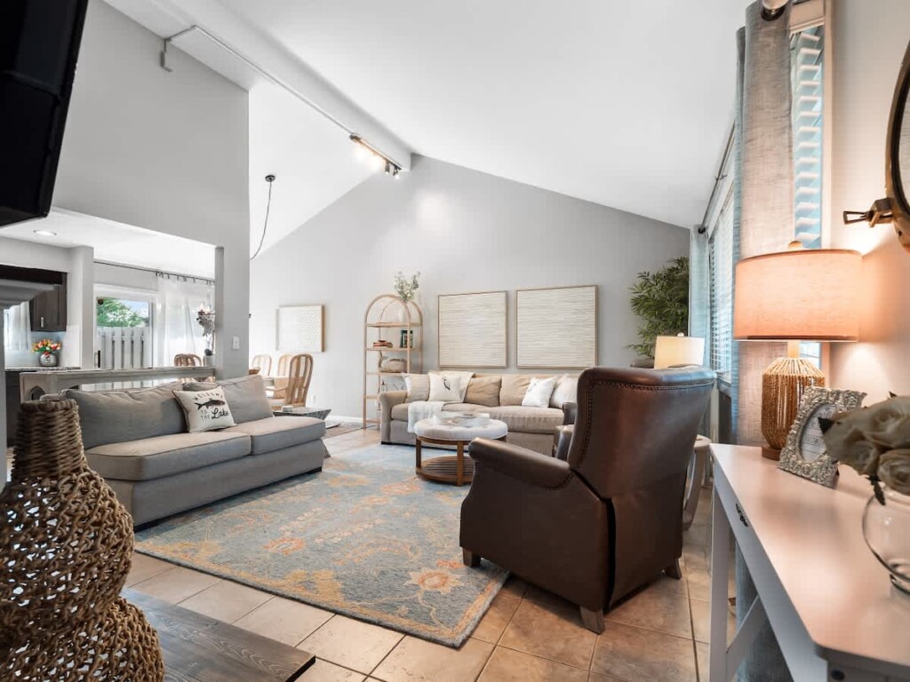 94568562 599d 42 EgLGx.jpg