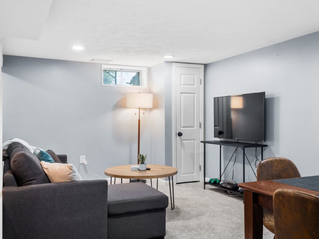 959c7bbf 7904 47 B8oM .jpg