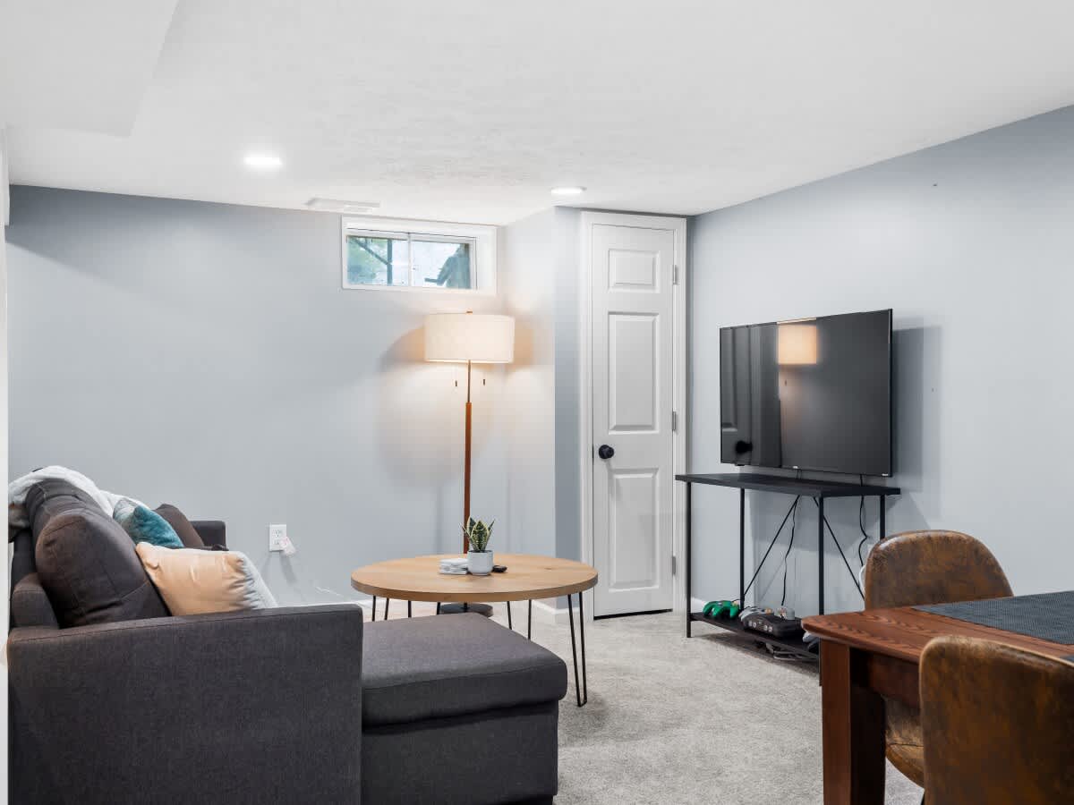 959c7bbf 7904 47 B8oM .jpg