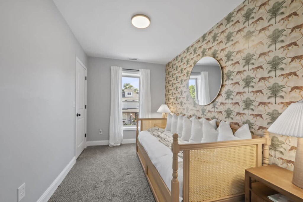 9a279bae 8990 41 LNV j.jpg