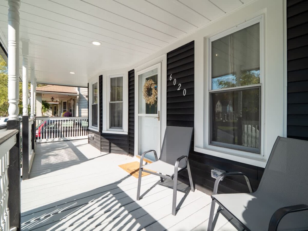 9c5ec5c4 1c79 4c EV6RB.jpg