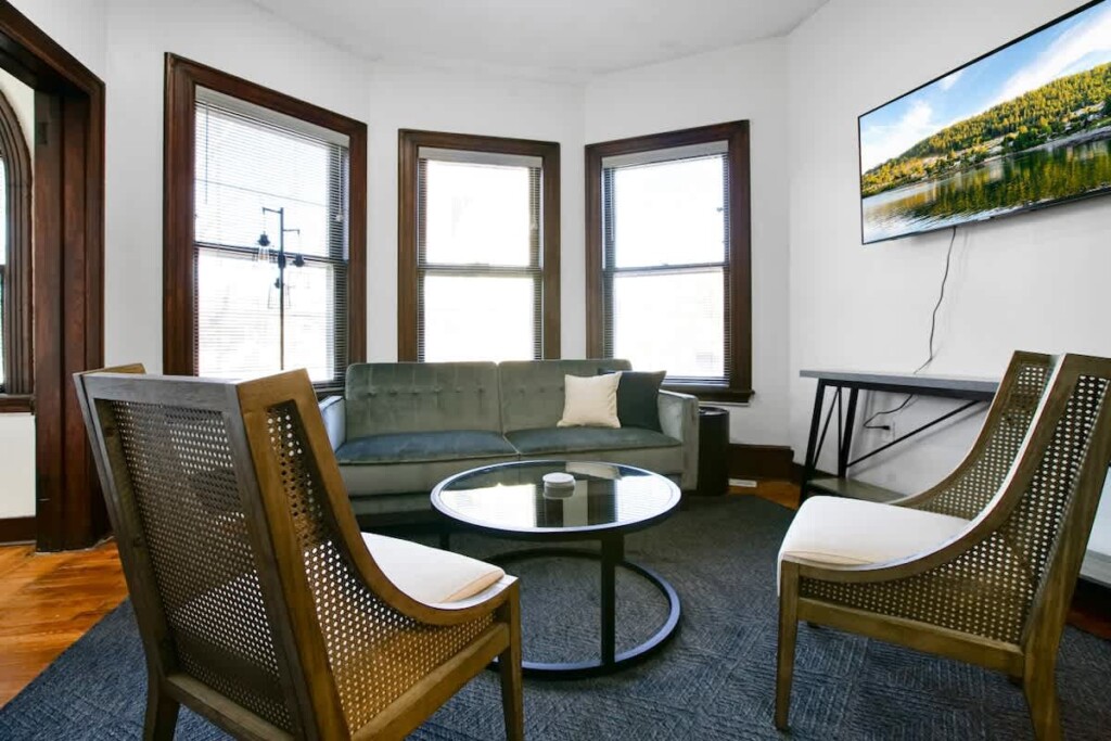 9d7b10d6 0f17 4c 5DapJ.jpg