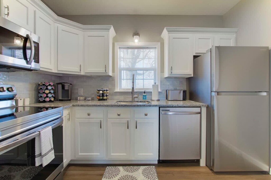 9e671d04 5eee 4b 7nDMs.jpg