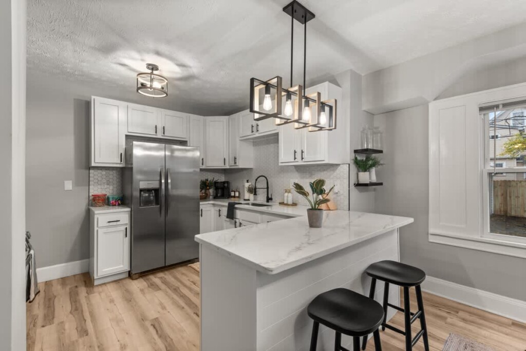 9ec3921a 6a1b 4c fsr1N.jpg