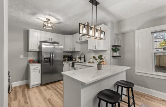 9ec3921a 6a1b 4c fsr1N.jpg