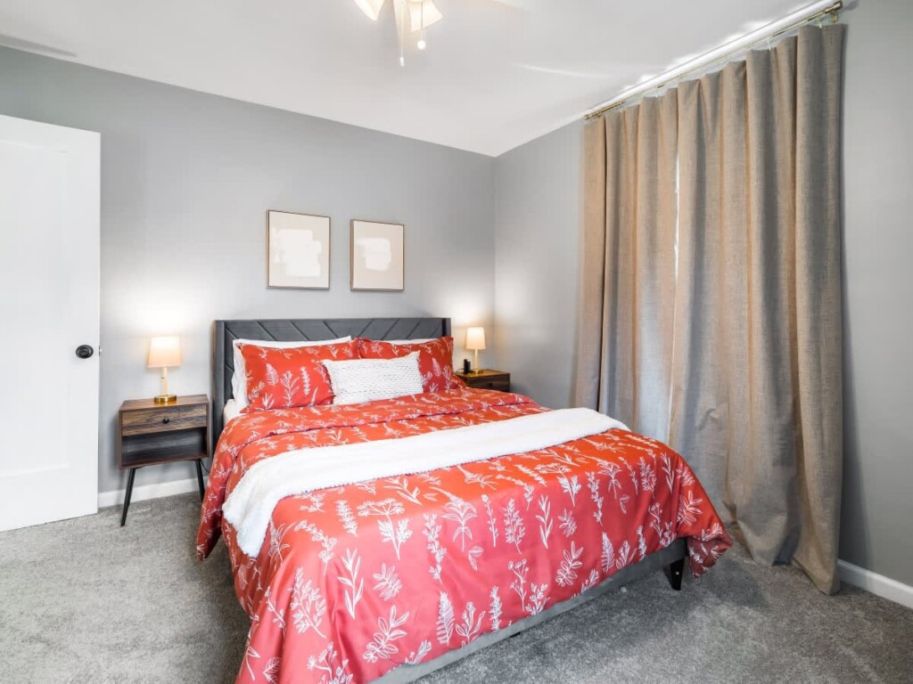 a0f8285d 8b5c 46 V24gr.jpg