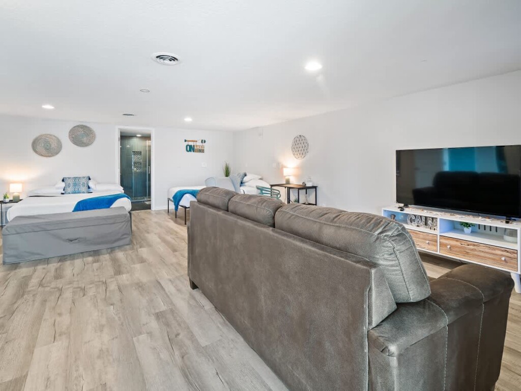 a885c06e b6a4 44 xWBh9.jpg