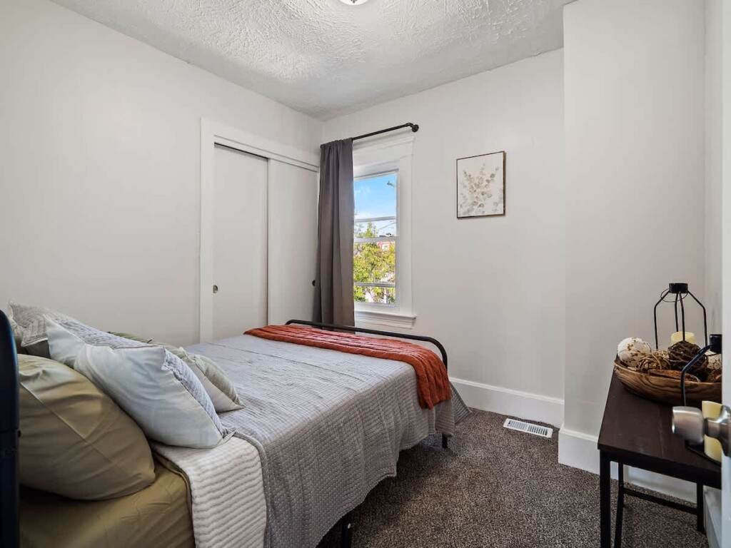 acef56ff c555 4b 9Zqr4.jpg