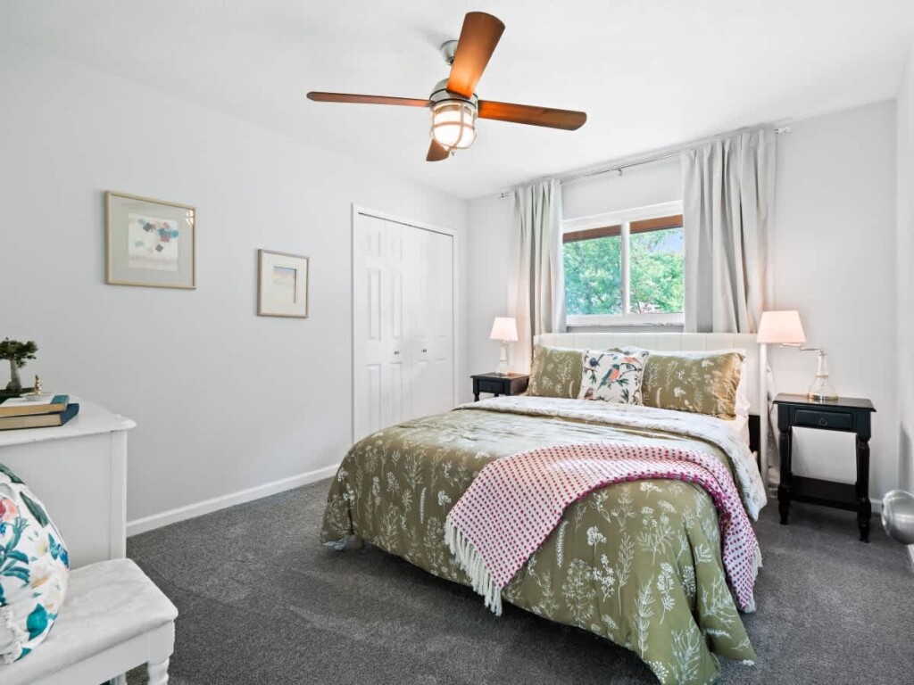 b09928de a77a 48 60B6i.jpg