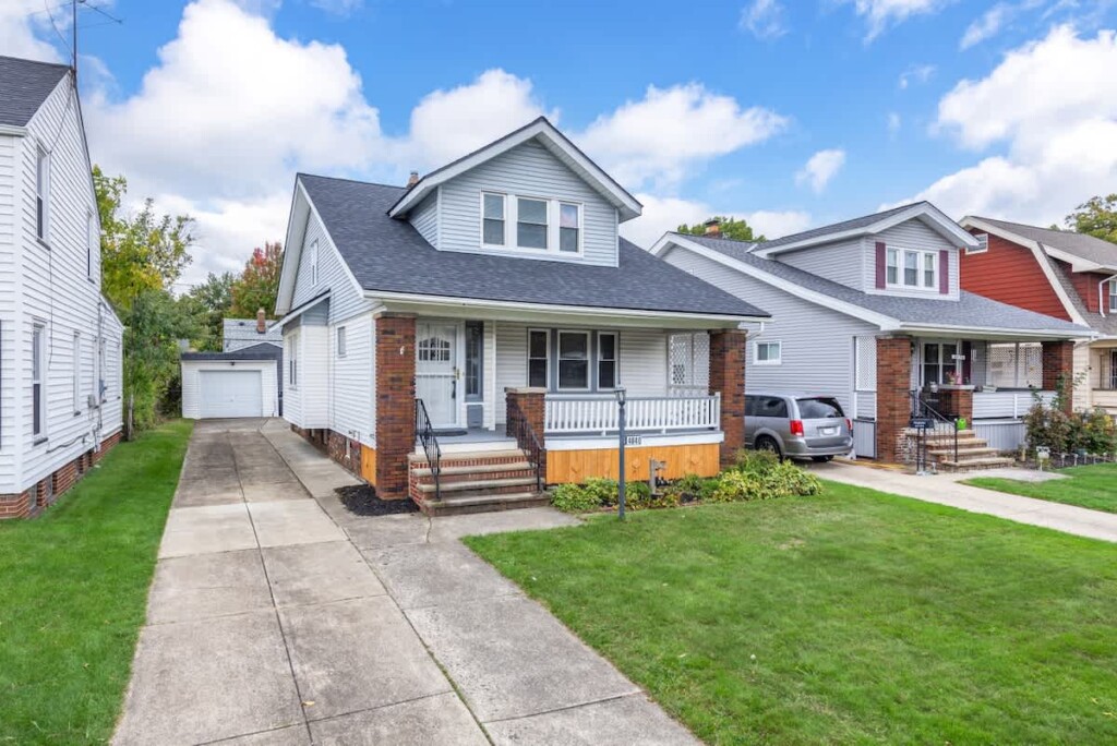 b35d023c d4d5 41 sDADk.jpg