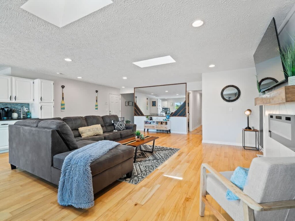 b5c342f7 a6ab 42 Mh20d.jpg