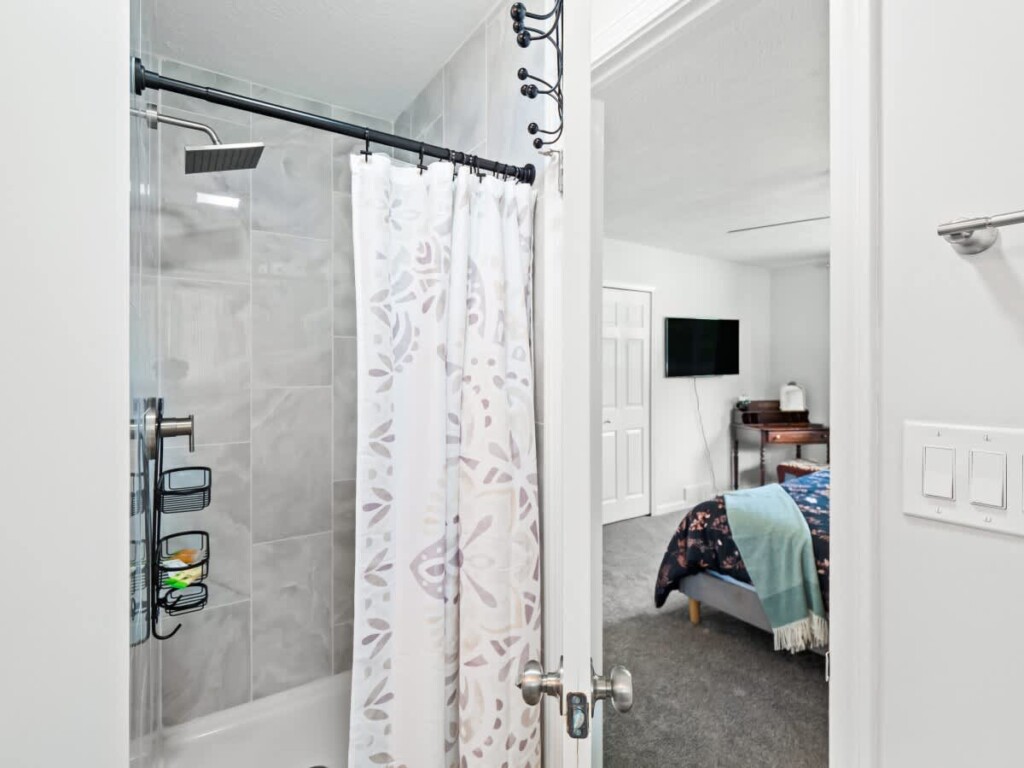 b8514b2c ffcc 44 yjdTr.jpg