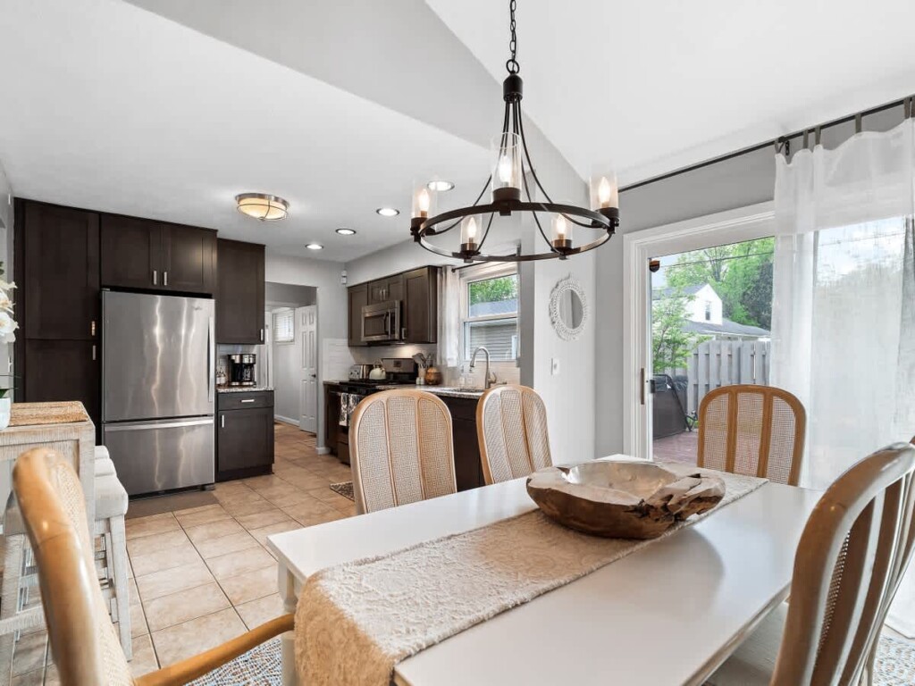 bfb53750 46b3 4a KDcoO.jpg