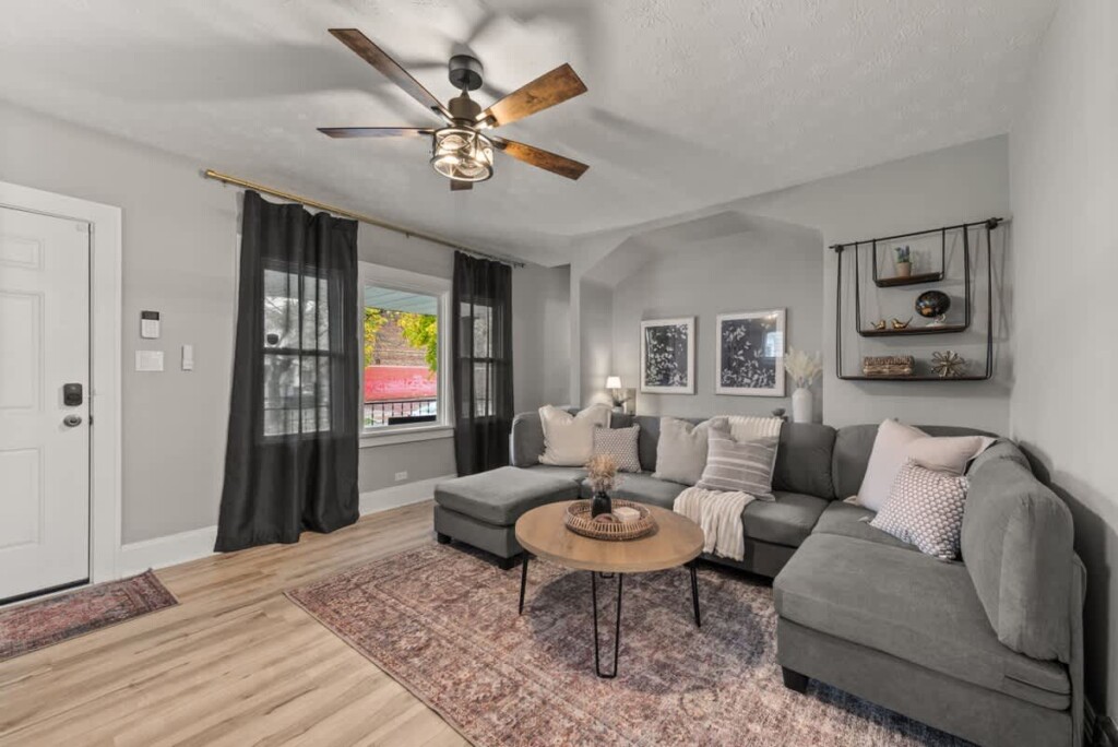 c1d706b9 3259 45 znlrq.jpg