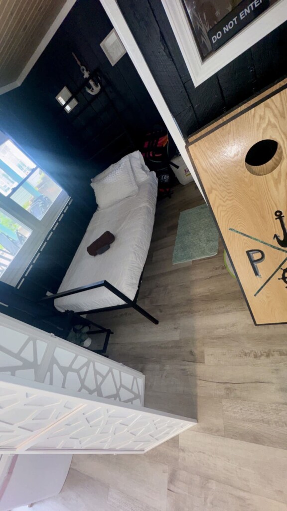 c2759e7f c386 48 gBEYA.jpg