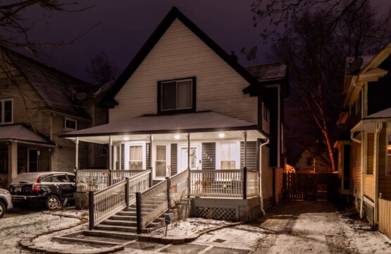 c35c5579 fb20 48.yjw .jpg