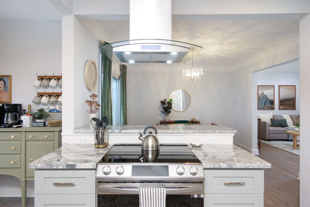 c4be2c1f 6ff4 49 L JZh.jpg