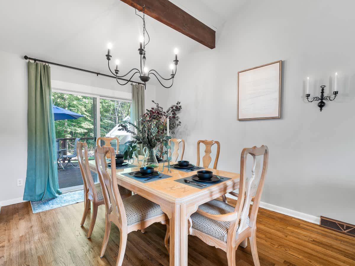 c60a3a10 56f9 40 VM4X9.jpg