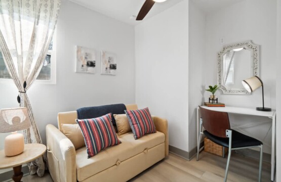 c7110c10 229a 4d aT0BW.jpg