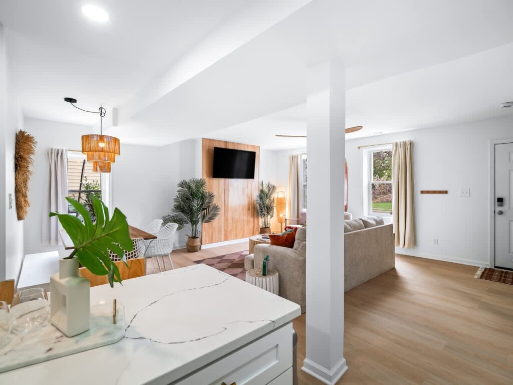 c7774642 1980 4f dclpJ.jpg