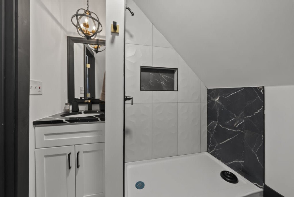 c82a4977 9f13 44 jQ zQ.jpg