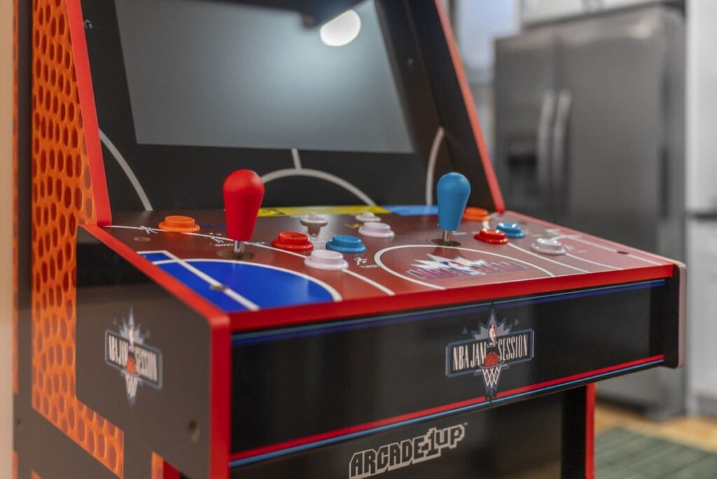 c8edeeb2 b723 49 RW08 .jpg