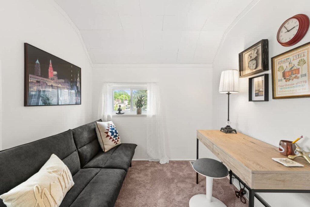 cb5ce3ce 0941 4b oAxia.jpg