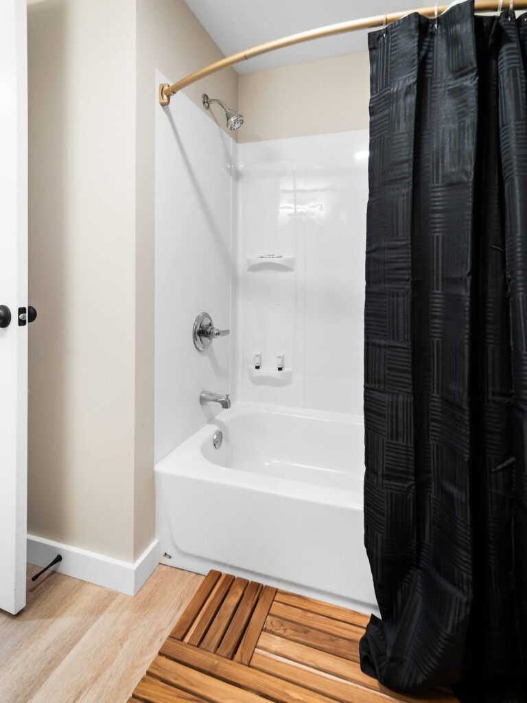 d66bd481 9f03 4f ARUff.jpg