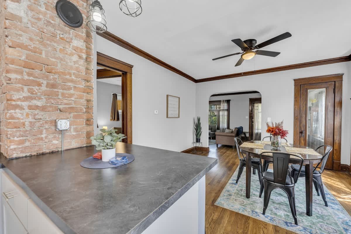 d68676fa 2bb4 4f MR7rx.jpg