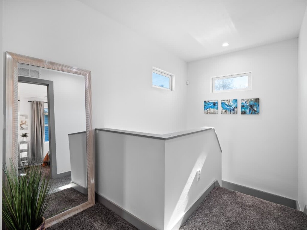 d831262a 4f27 4f BzhXB.jpg