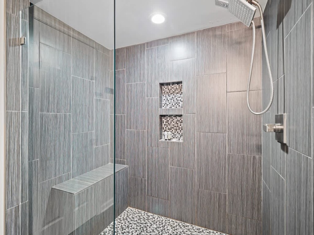 d87533cb aaeb 4d.NqIw .jpg