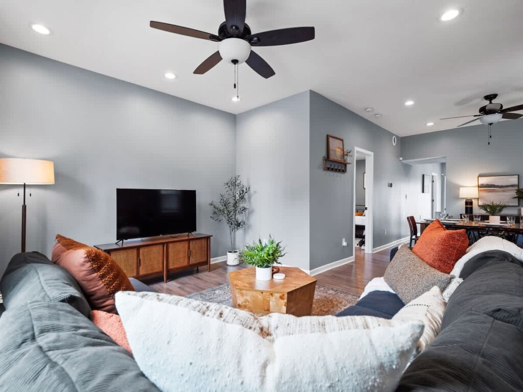 e03e46ff 2fc5 42 syIOg.jpg