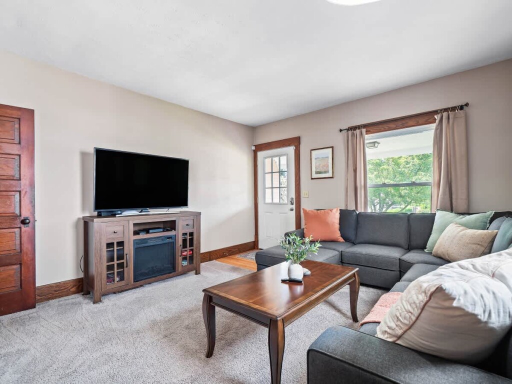 e12bbbf0 a55e 49 I8IXs.jpg