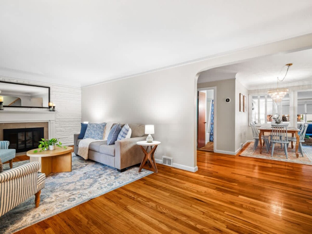 e658dd87 45bb 42 LKTsa.jpg