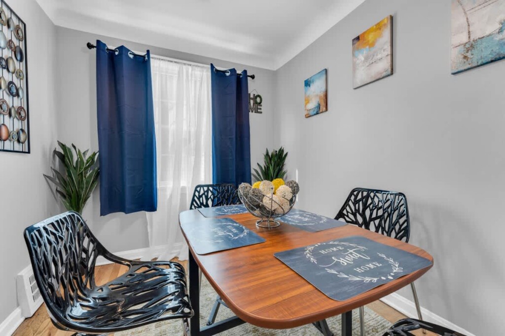 e7064691 bc9e 4a VT2t .jpg