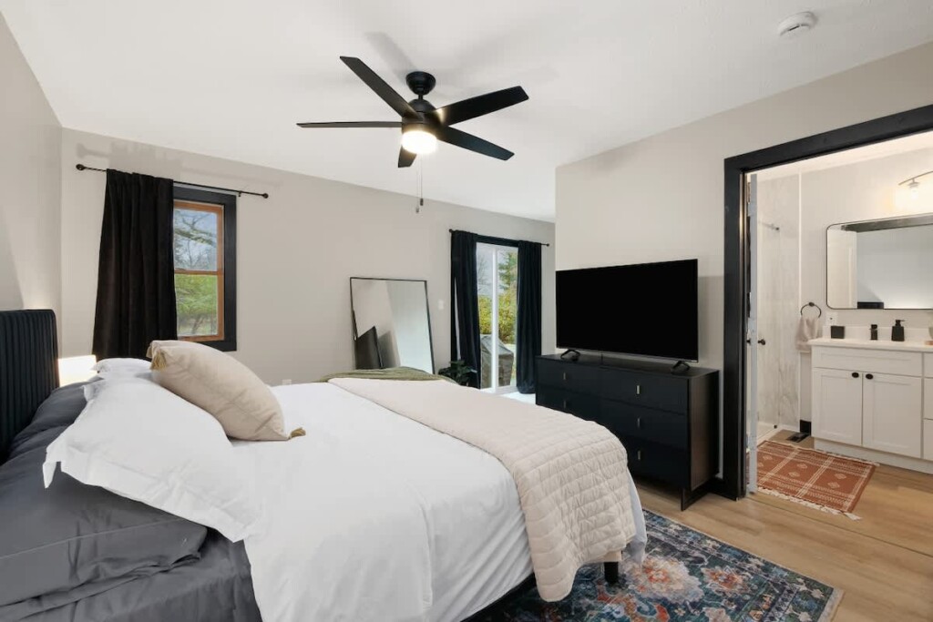 e97a3f82 037d 4c 708IO.jpg