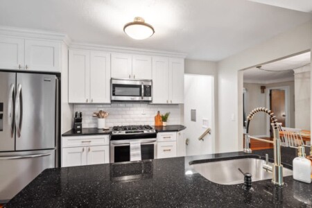 ee8a3f90 32ee 41 JHk0z.jpg