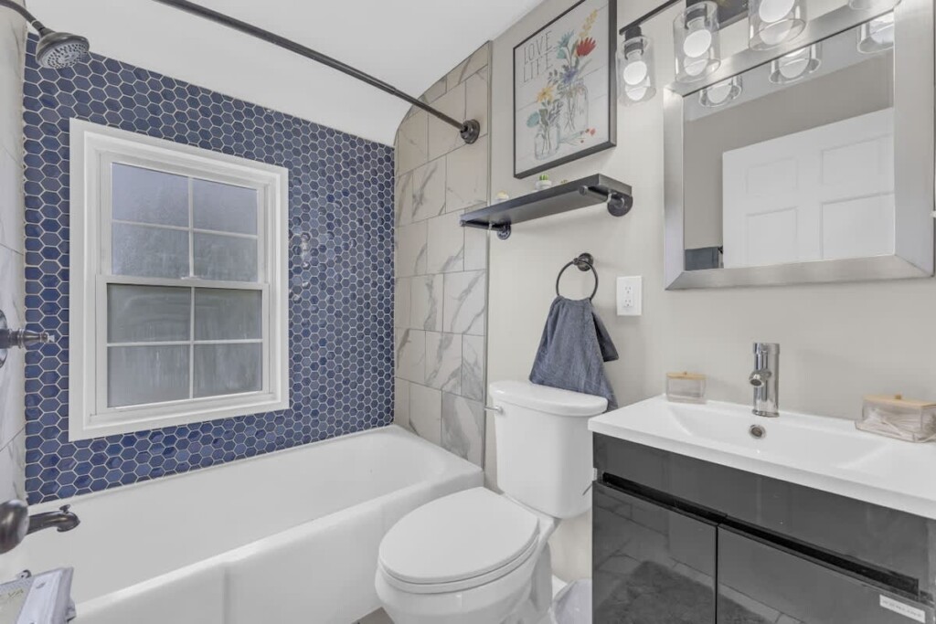 eeefe825 1db3 4e Pm4yj.jpg